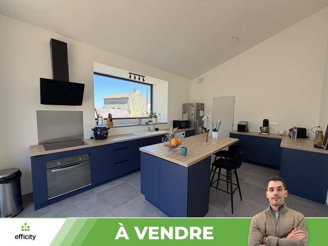 Maison à COUHE