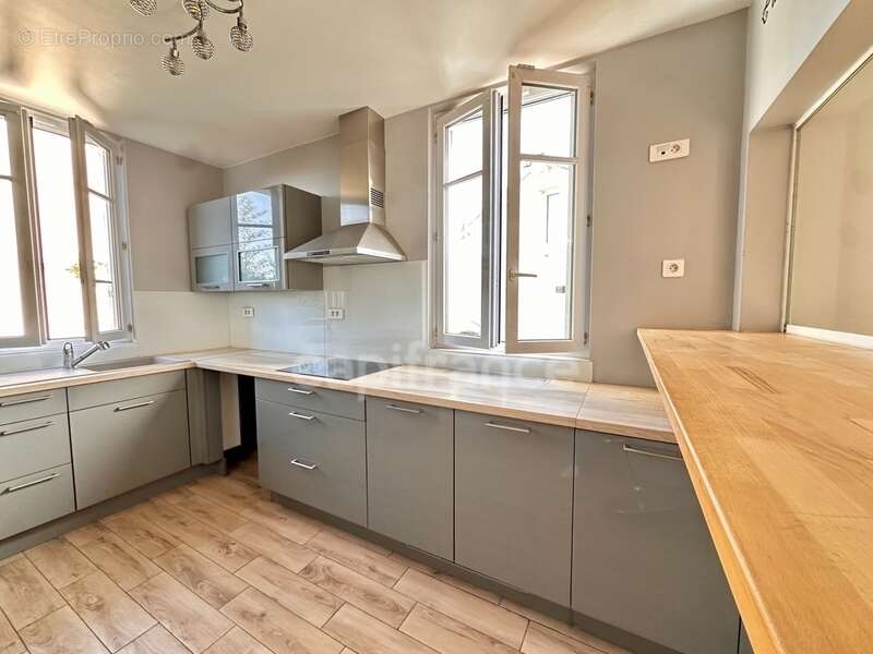 Maison à FEUCHEROLLES