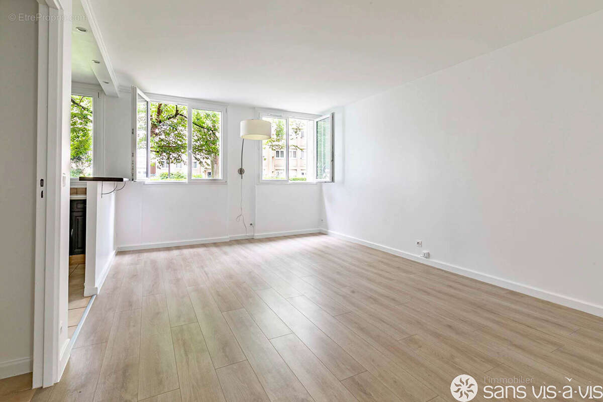 Appartement à COURBEVOIE