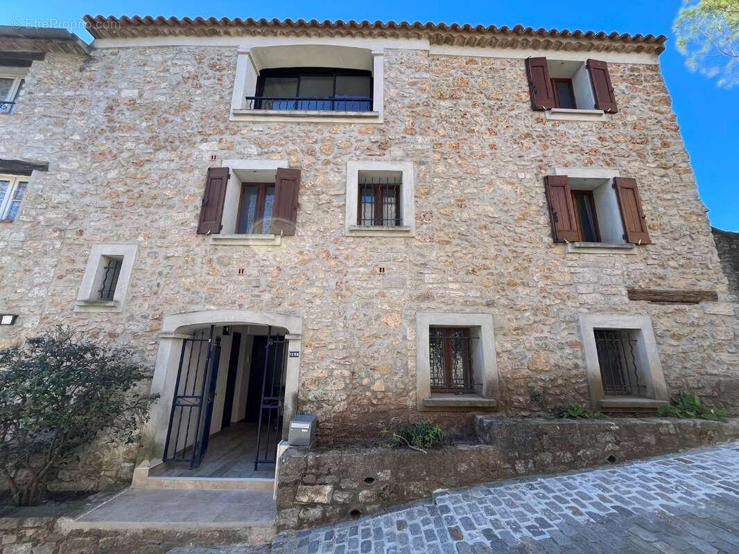 Appartement à CARCES