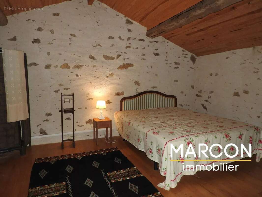 Maison à SAINT-PIERRE-BELLEVUE