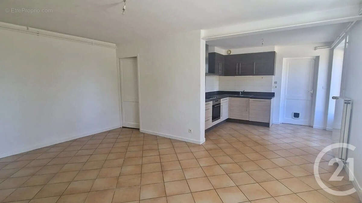 Maison 116 m² à Chaleins  - photo 2