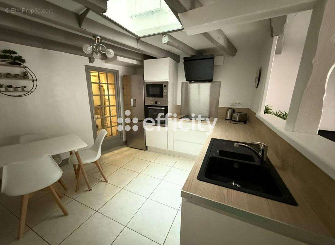 Maison 64 m² à La Couronne  - photo 5
