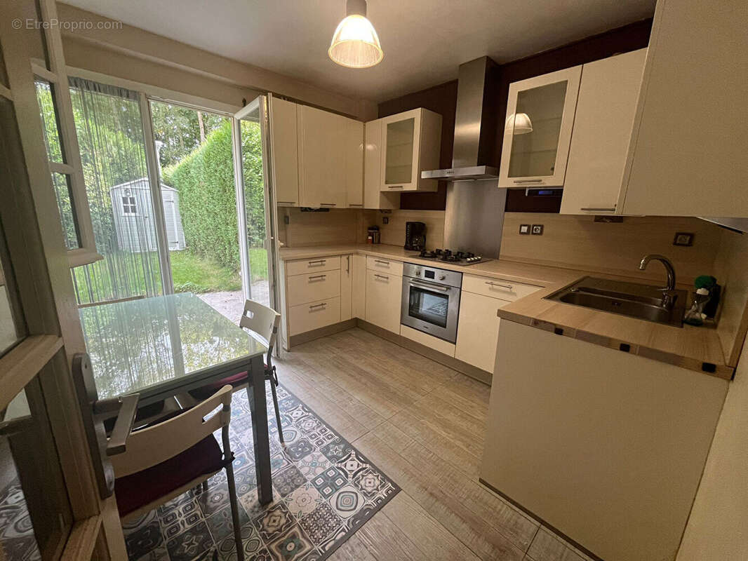 Appartement à EMERAINVILLE