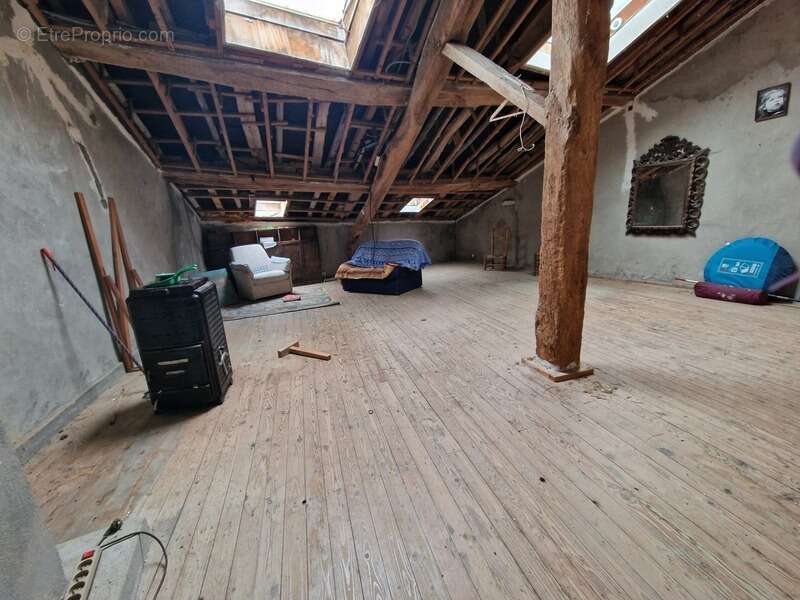 Maison à GIRONCOURT-SUR-VRAINE