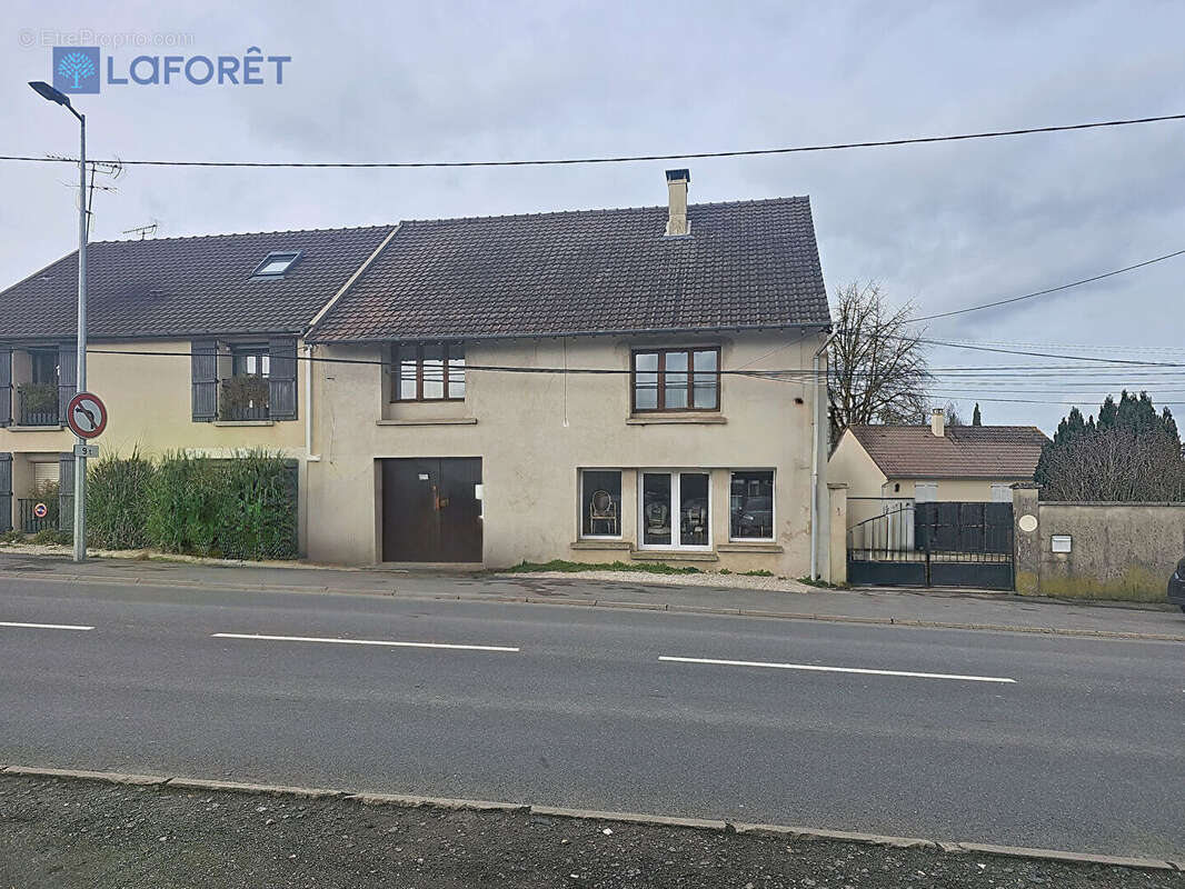 Appartement à MONTRY