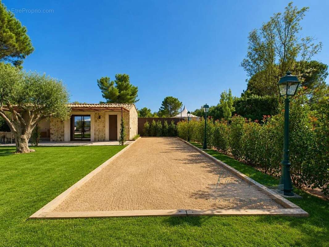 Villa de charme avec vue dans le secteur résidentiel de castellaras - photo 19