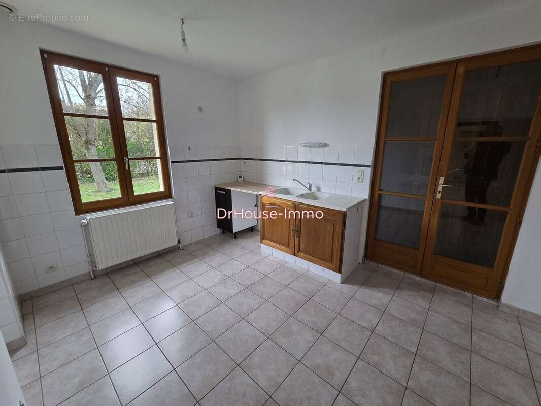 Maison à LES NOES-PRES-TROYES