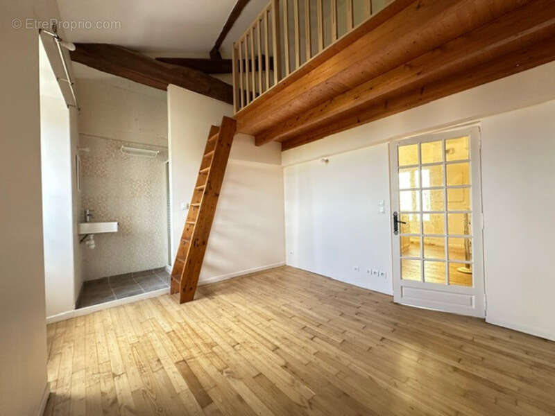 Immeuble de charme – Centre-ville d’Angoulême – Idéal résidence + investissement - photo 12