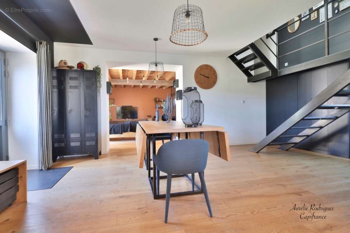 Maison à vendre 7 pièces SAINT MARTIN BELLE ROCHE (71) - photo 5