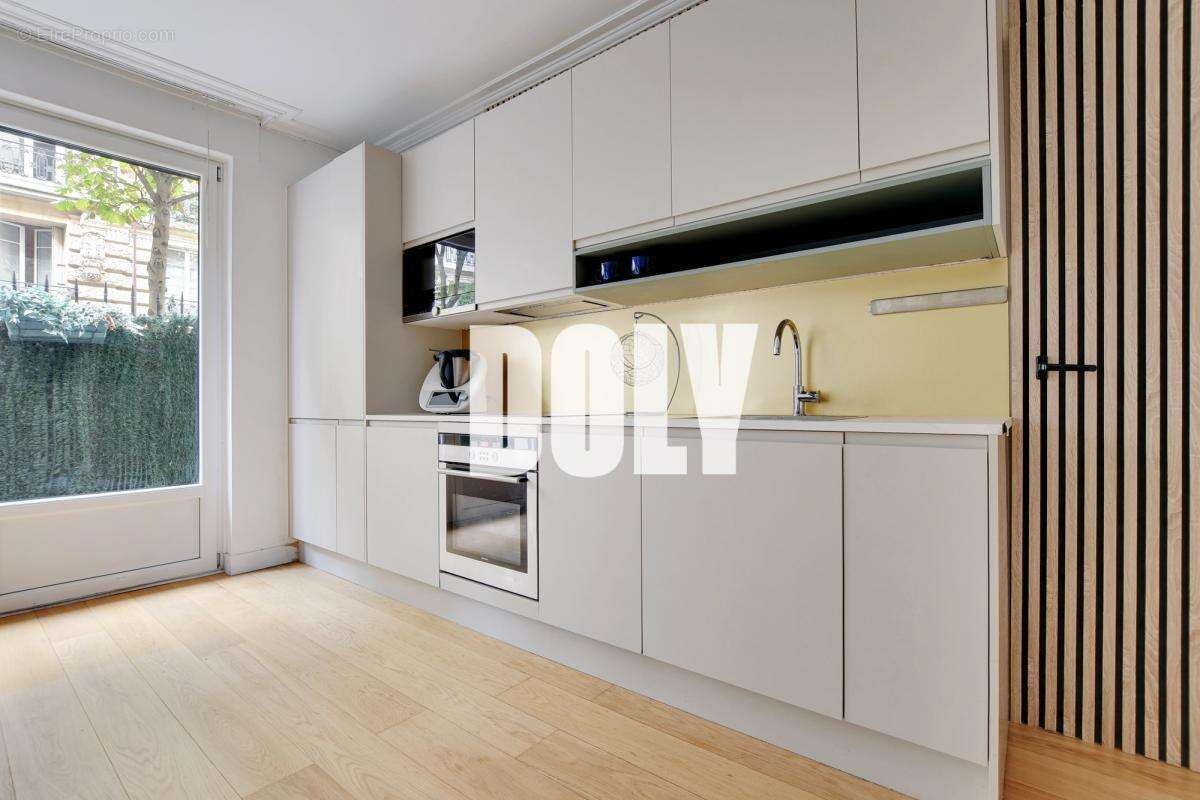 Appartement à NEUILLY-SUR-SEINE