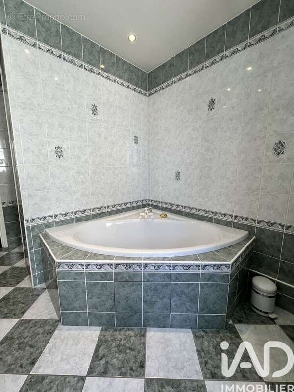 Photo 8 - Maison à VARENNES-SUR-ALLIER