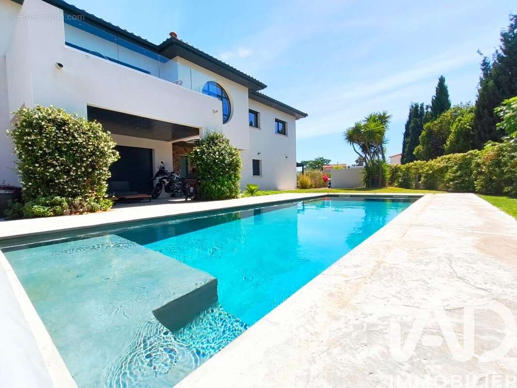 Maison 162 m² à Sainte-Marie  - photo 2