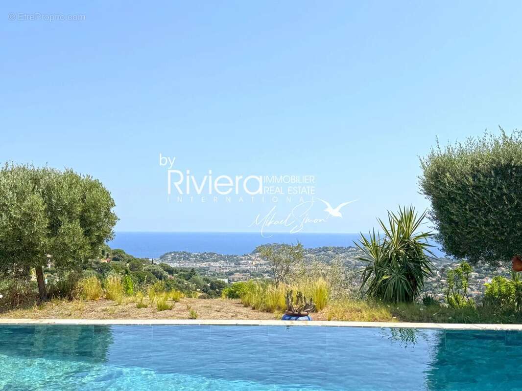 VUE MER PANORAMIQUE - Propriété avec piscine à débordement.. - photo 5
