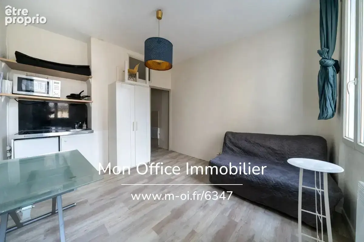 Référence : 7209-MCO - Appartement une pièce au premier étage refait à neuf - photo 3