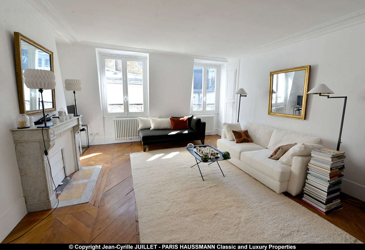 Appartement à PARIS-8E