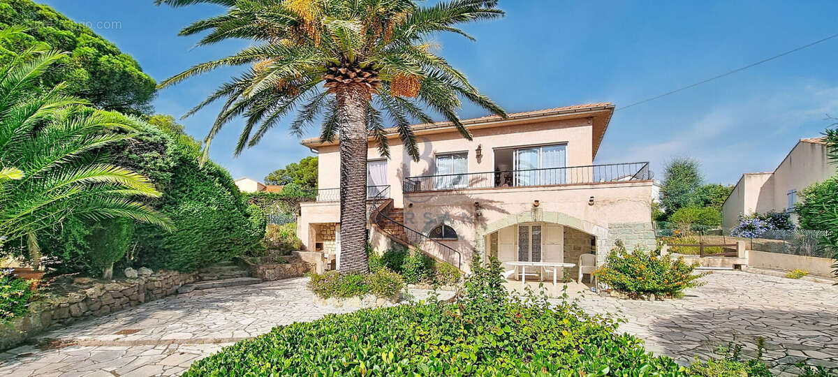 Maison à FREJUS