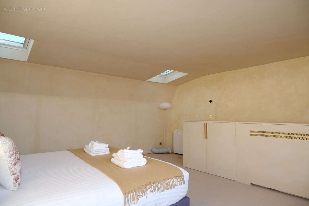 Appartement à PARIS-8E