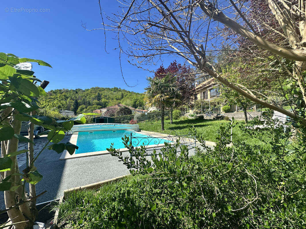 Maison à DECAZEVILLE