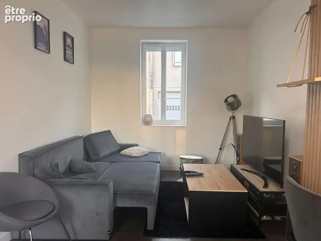 Maison de ville rénovée avec terrain clos de 200 m² et terrain de pétanque - photo 5