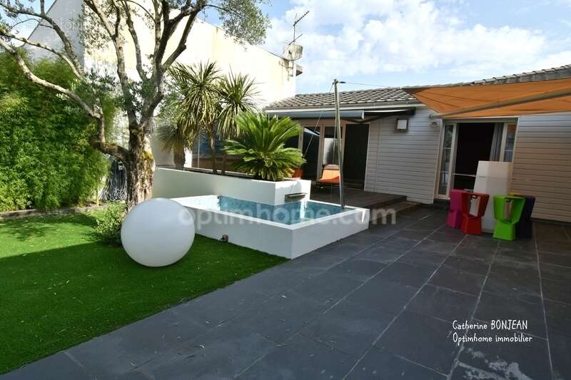 Maison à BLANQUEFORT