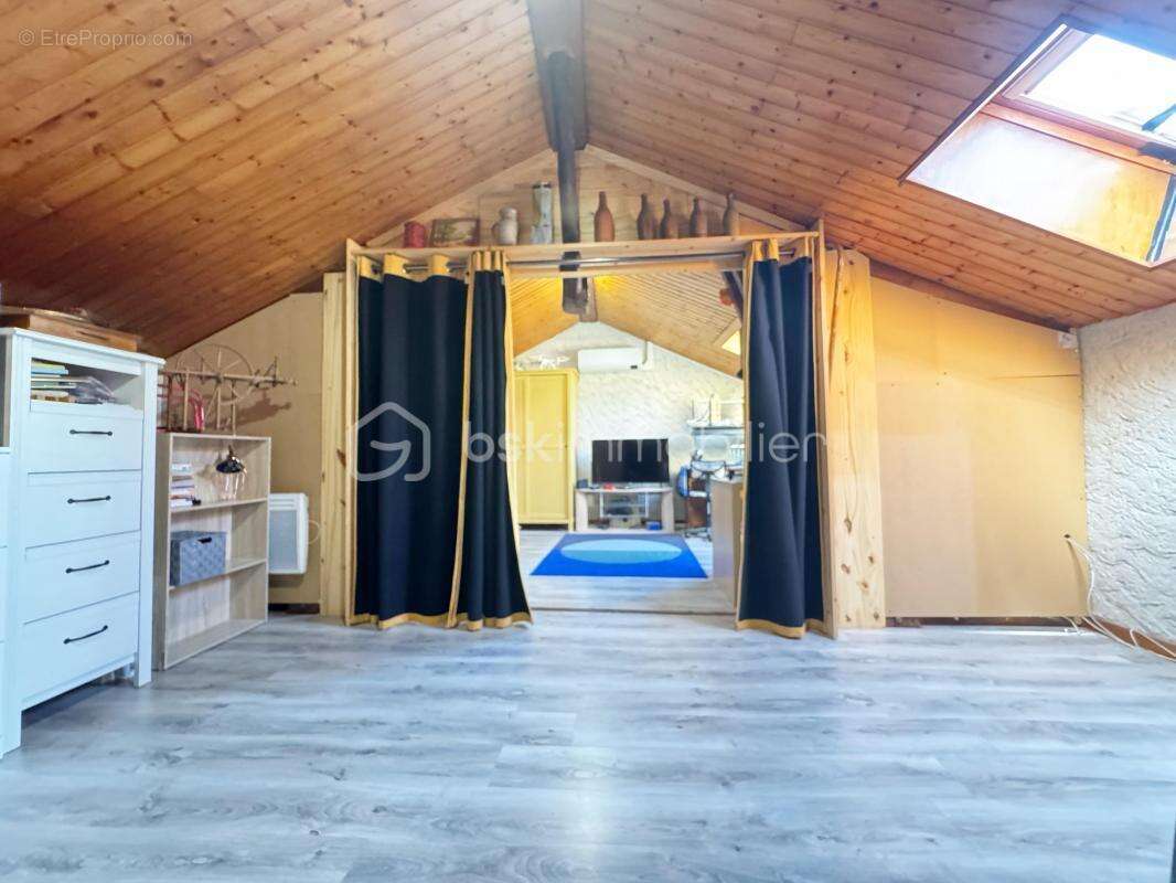 Appartement à POISAT