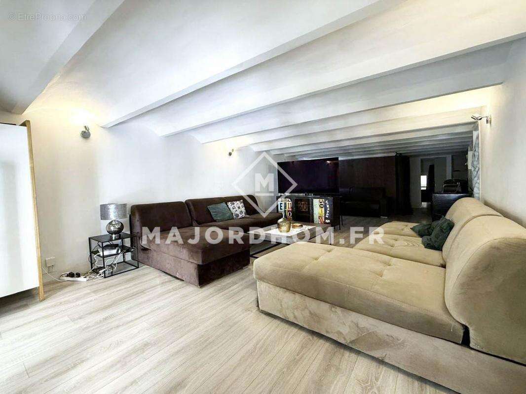 Appartement à MARSEILLE-2E