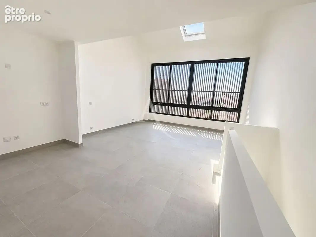 Triplex à proximité immédiate de Cannes Banane, des commerces et des plages - photo 3