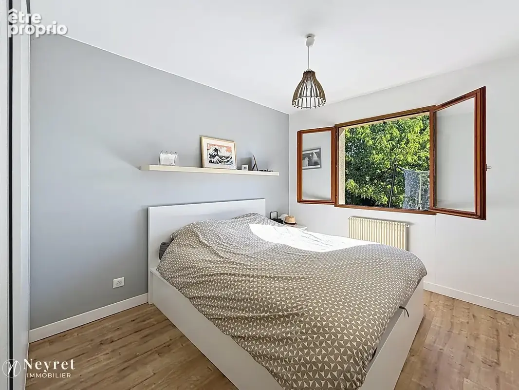 COMMUNAY   Belle maison familiale de 166 m2 sur terrain arboré de 800 m2 - photo 8