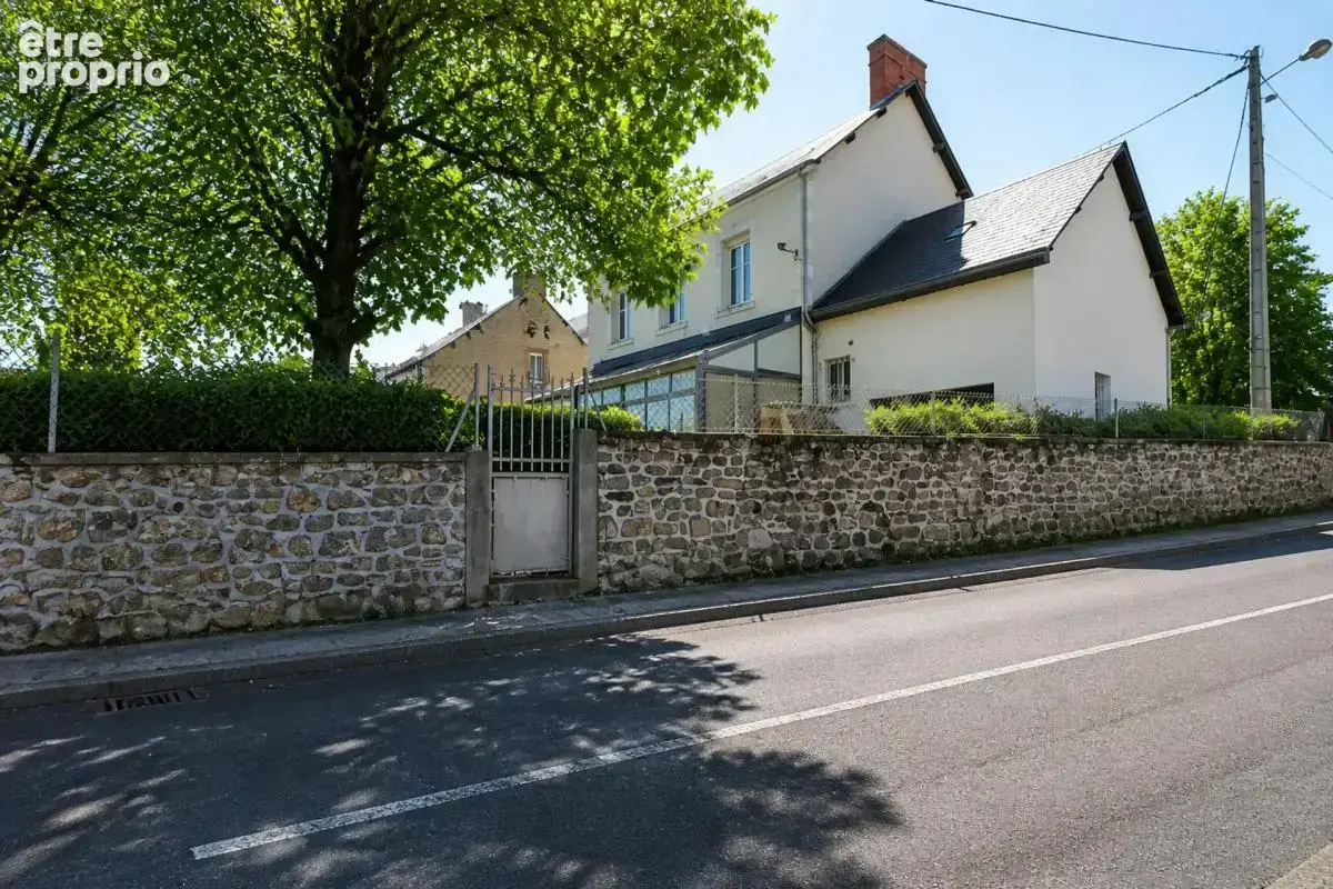 Maison Bourgeoise de 8 pièces de 185 m² à Châteaumeillant - photo 4