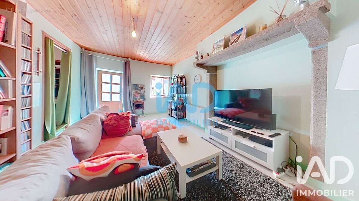 Maison 142 m² à Herment  - photo 2