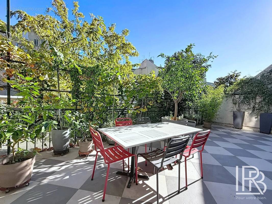 Appartement à MARSEILLE-5E