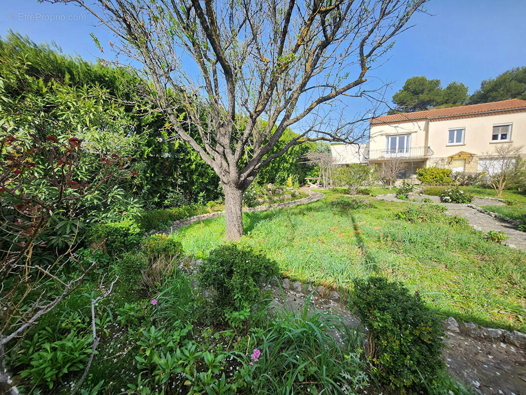 Maison à CHATEAUNEUF-DE-GADAGNE