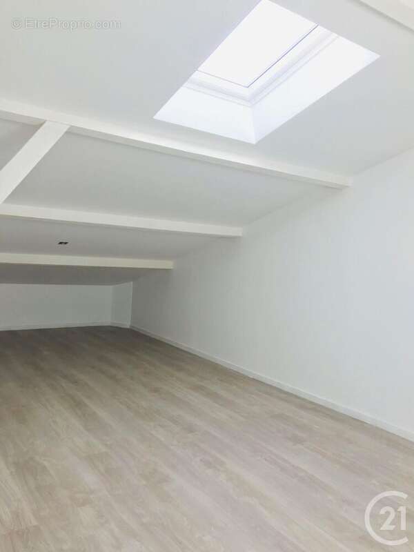 Appartement à COUTRAS