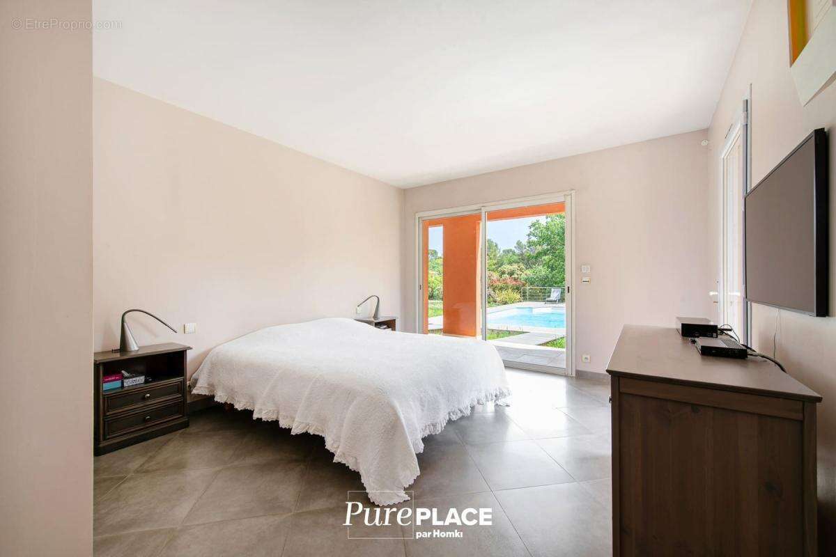 Maison/Villa T6 de 180 m2 à Aix-en-ProvenceÉlégante maison contemporaine avec piscine – environnement sécurisé près d’Aix-en-Pro - photo 11