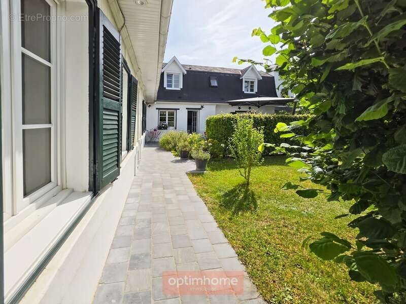 Propriete 273 m² 6 chambres jardin expo sud - photo 36