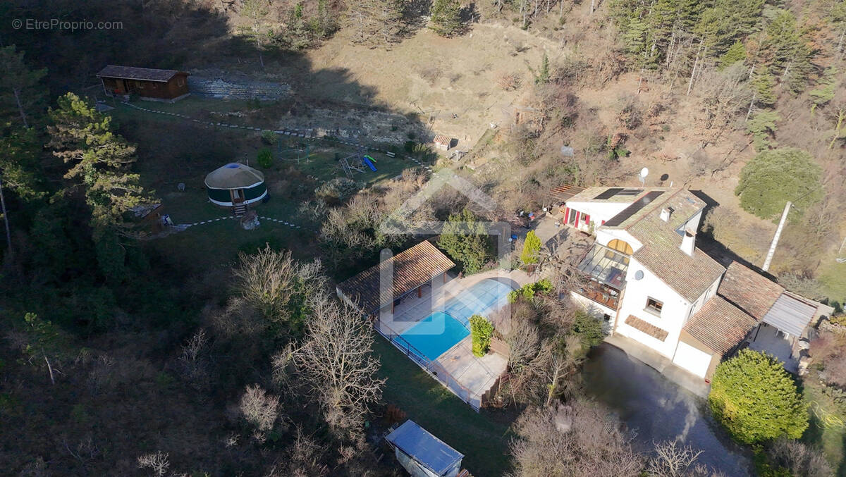 Maison à AOUSTE-SUR-SYE