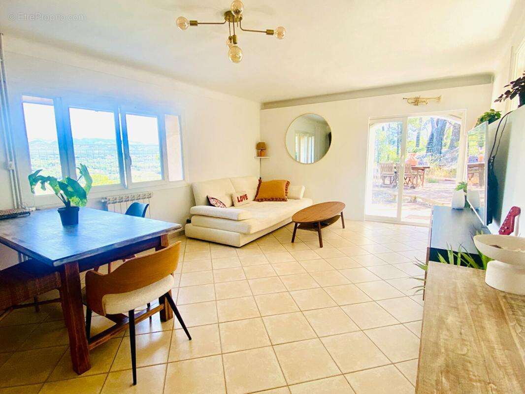 Maison La Cadiere D Azur 3 pièce(s) 90 m2 avec dépendance - photo 3