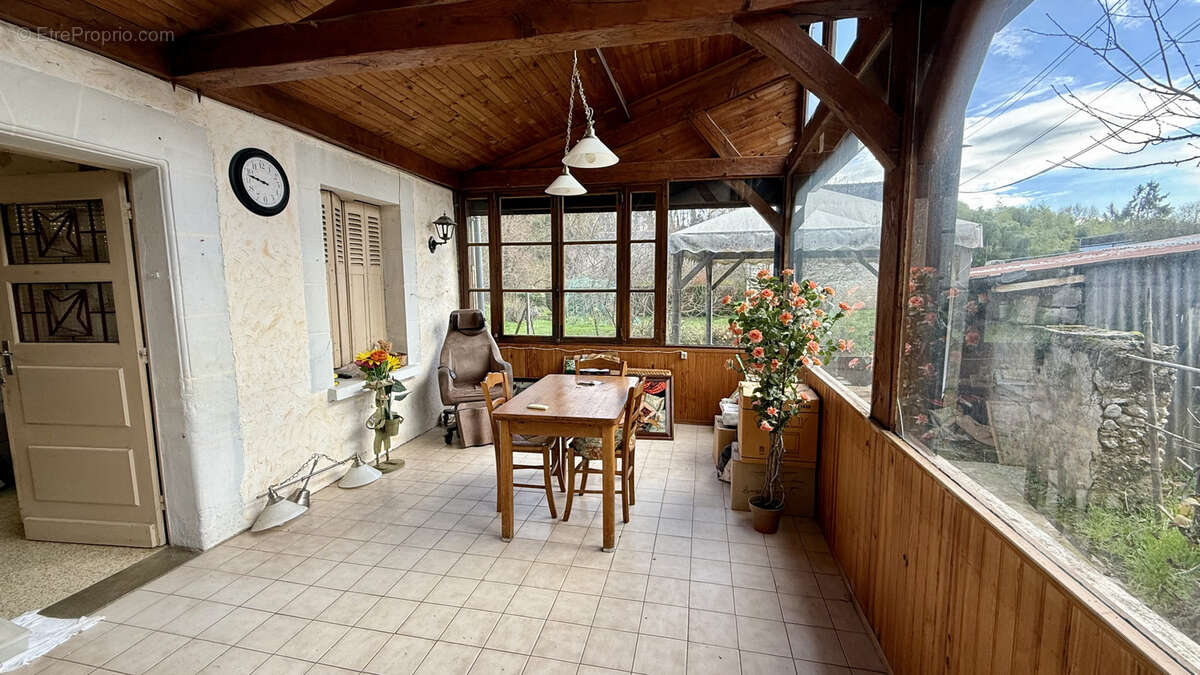 Maison à VILLAINES-LES-ROCHERS