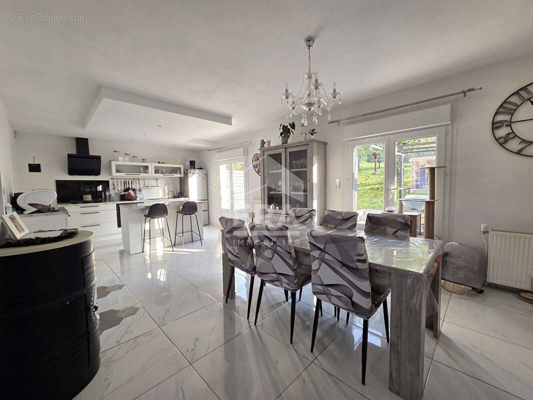 Maison à SAINT-ETIENNE-AU-MONT