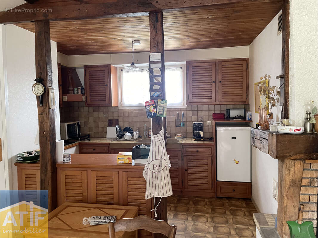 Maison à CHATEL-MONTAGNE