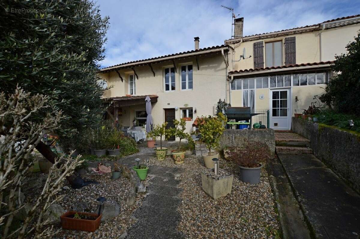 Maison à LOUBES-BERNAC