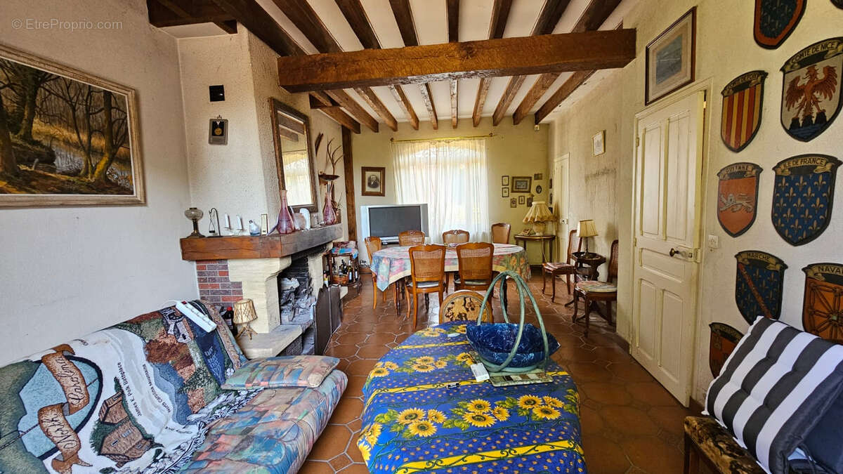 Maison à FRIERES-FAILLOUEL