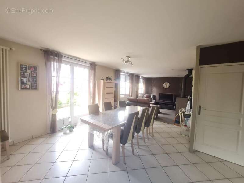 Maison à SAINT-JEAN-SUR-MAYENNE