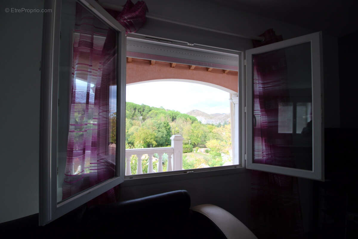 Maison de 210 m2. Terrain de 860 m2. - photo 7