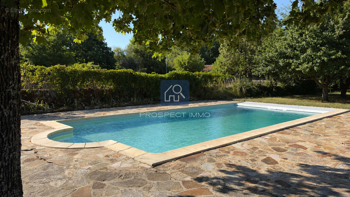 Propriété de caractère avec piscine à Laissac - photo 7