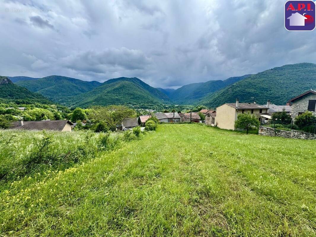 Terrain à LES CABANNES