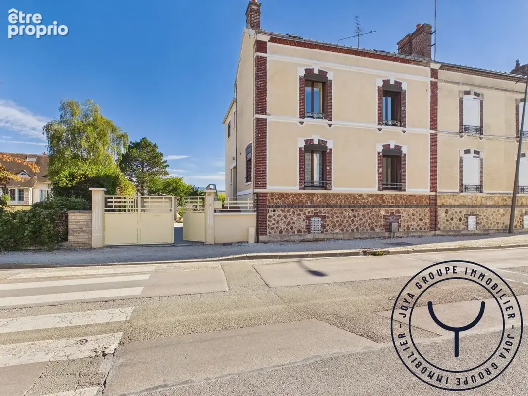 Maison 5 pièces 120 m² à vendre à Romilly-Sur-Seine (10100) - photo 3