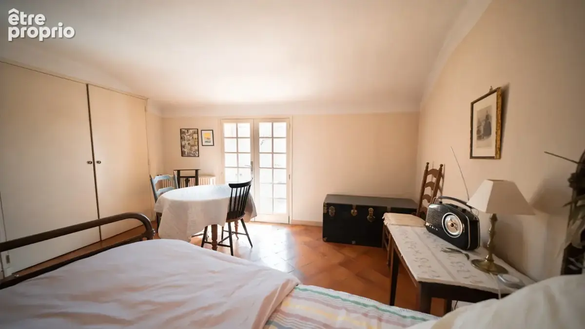 Lançon-de-Provence – Maison de charme T5 de 150 m² avec patio, terrasse panoramique, studio et garage - photo 17