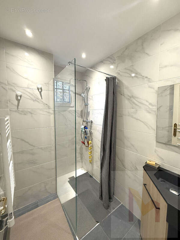 Maison familiale sur terrain de 873 m² - photo 11